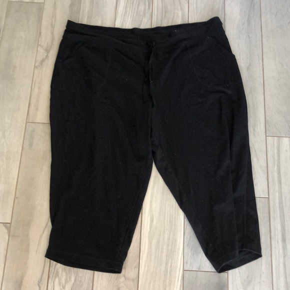 danskin now loose fit capri